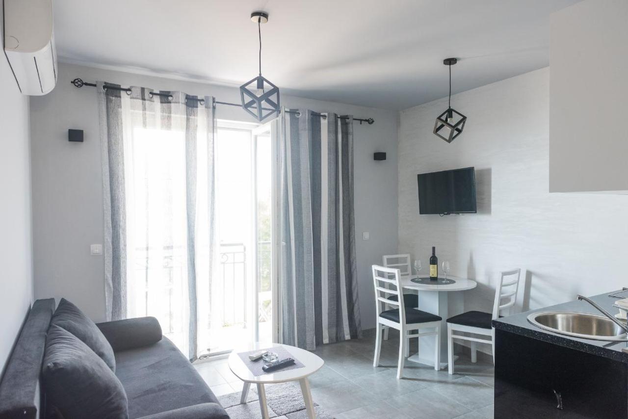 " Tiamat " Apartmani Tivat Exterior photo