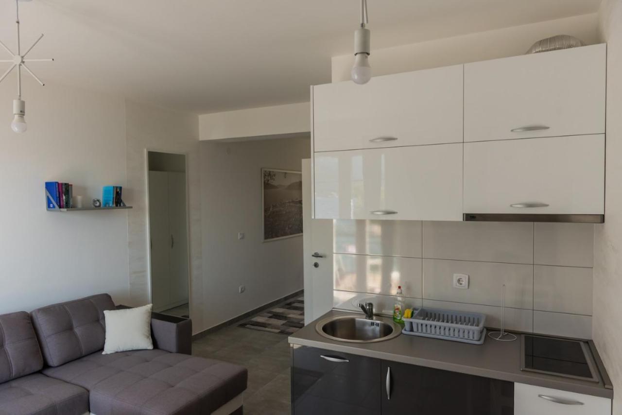 " Tiamat " Apartmani Tivat Exterior photo
